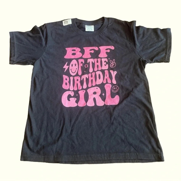 BFF OF THE BIRTHDAY GIRL Youth Size Small Black T-shirt - Picture 1 of 4